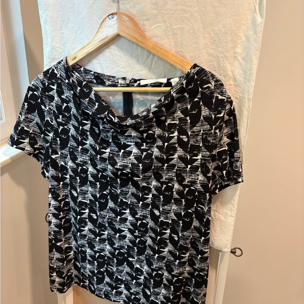 Black & White Patterned Short Sleeve Women’s Top